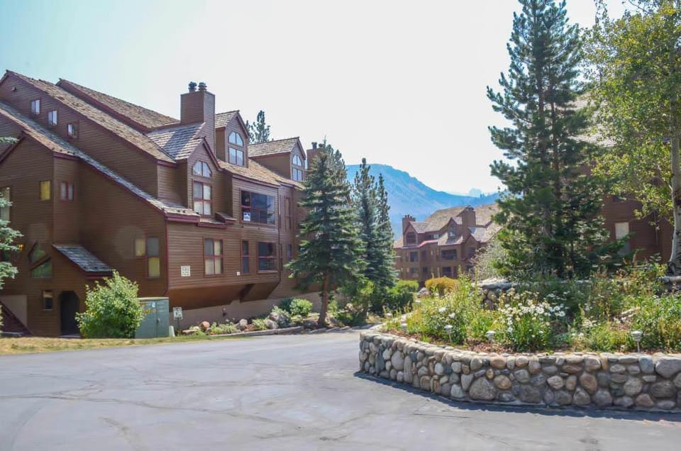 Aspen Creek #204 Near Golf Fishing & Hiking House in Mammoth Lakes