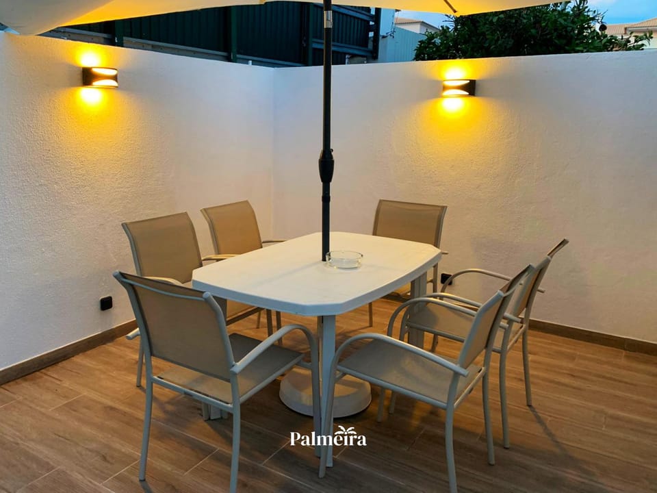 Off site, Garden, Dining area