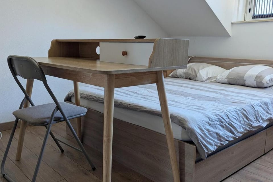 Bed, Photo of the whole room