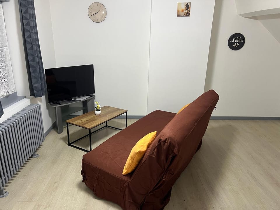 Appartement asskaf spacieux T2 Apartment in Cambrai