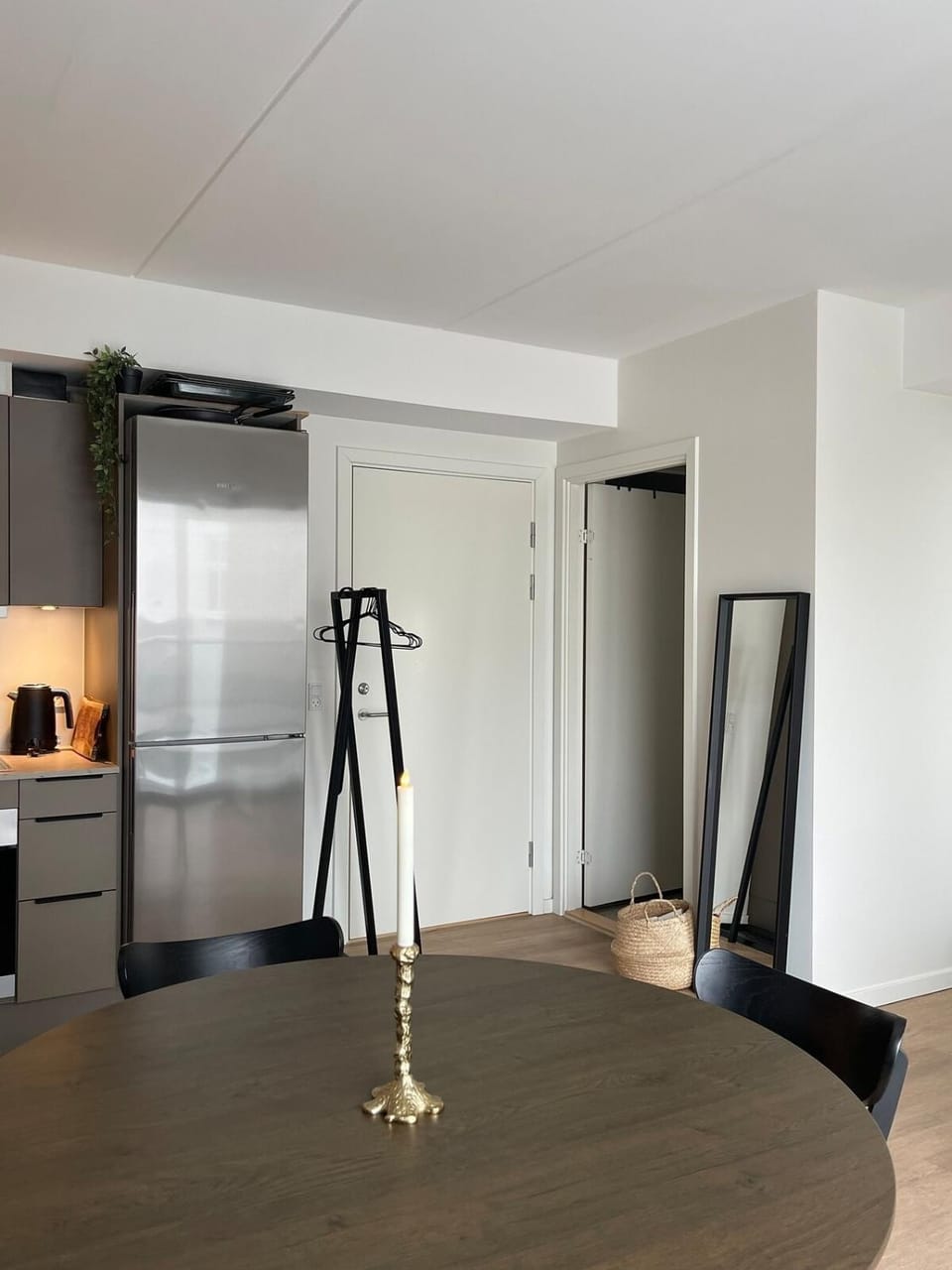 Facade/entrance, wardrobe