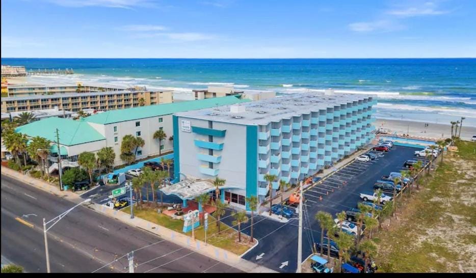 Property building, Beach, Sea view, Location, Parking