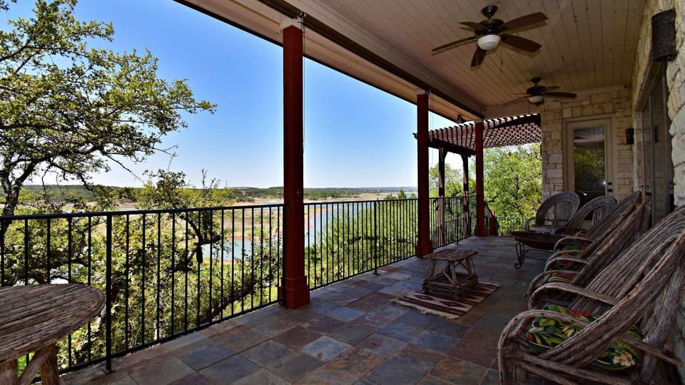 Pet-Friendly Oasis in Gated Community House in Lake Travis