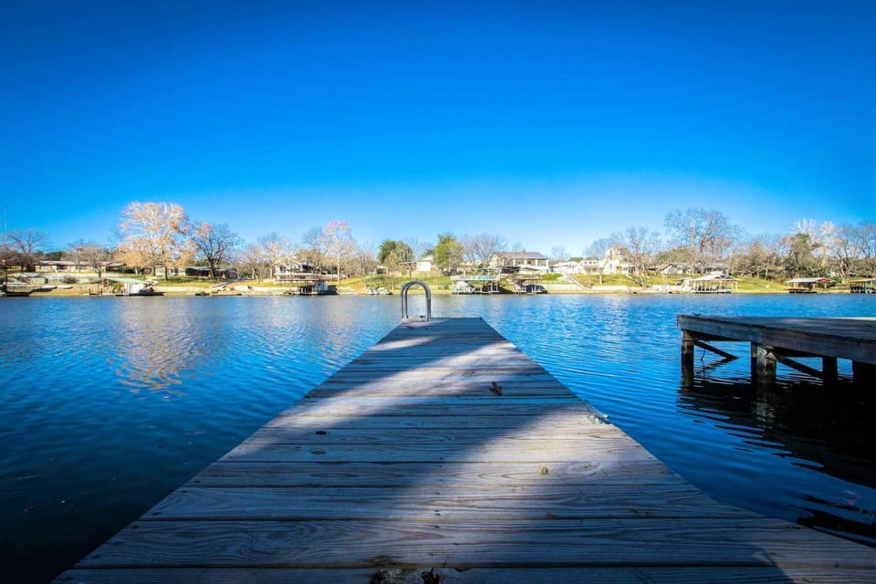 Pet Friendly Retreat on Lake LBJ House in Rio Grande