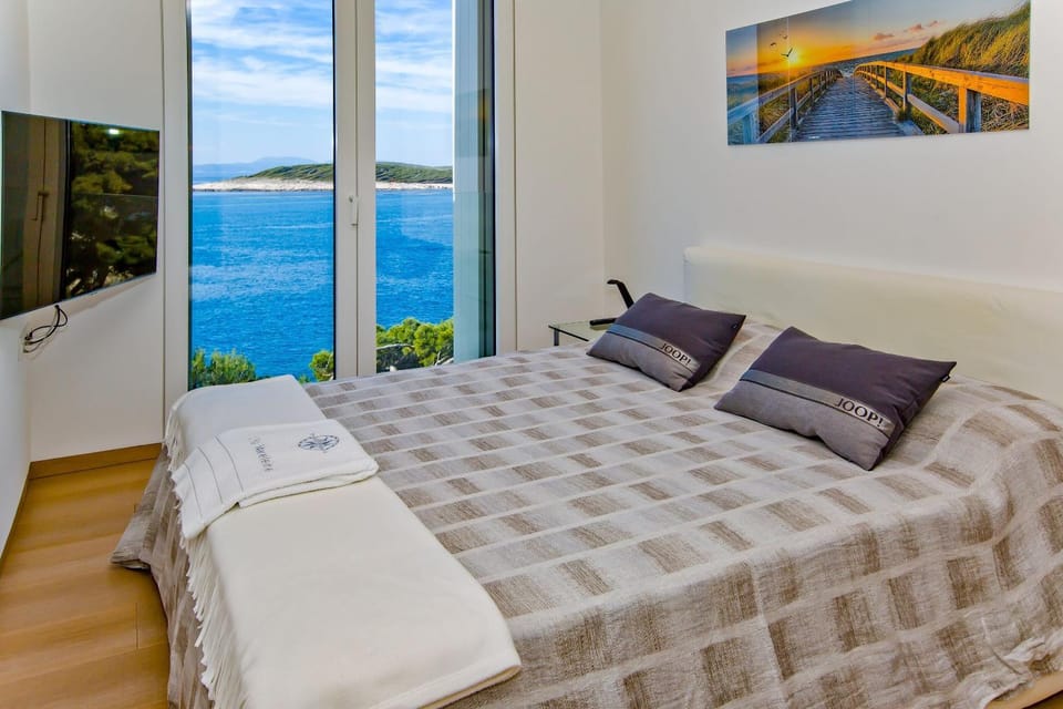Bedroom, Sea view