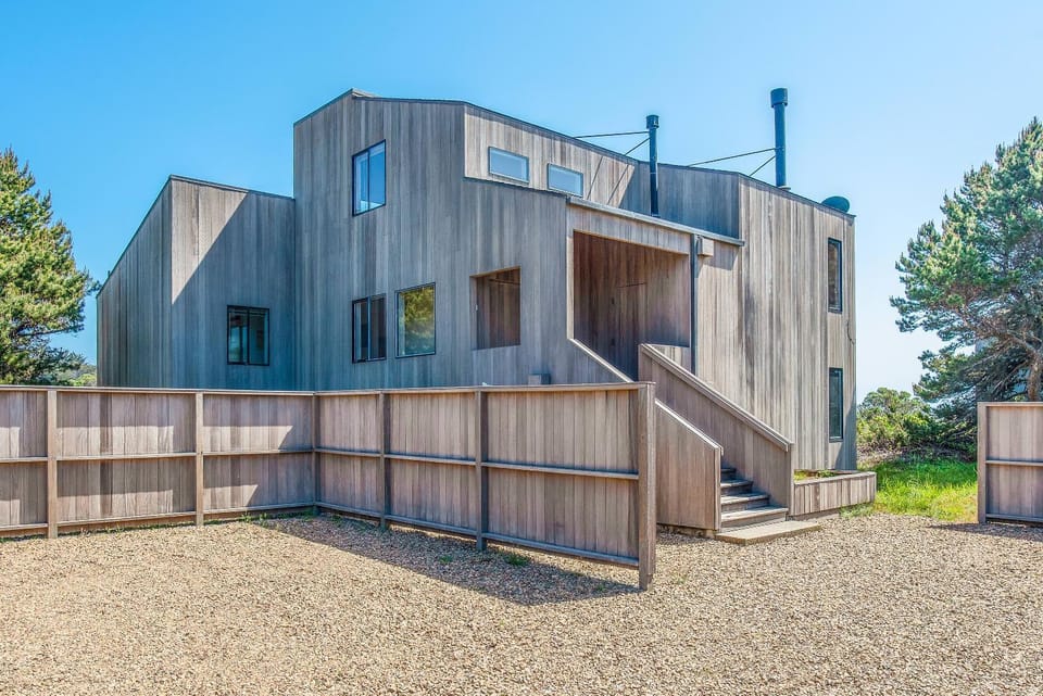 Seal Moor - Ocean Views - Community Pool House in Sonoma County