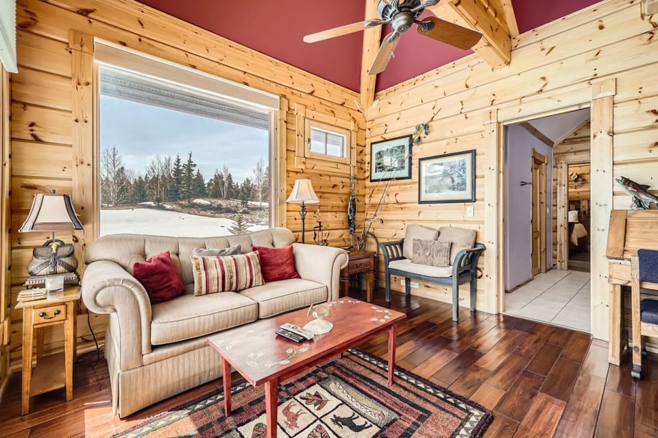 Luxury Home for 12 with Hot Tub Sauna & Mtn Views House in Breckenridge