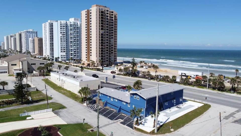 Blue Mist Motel - Room #7 Apartment in Daytona Beach Shores