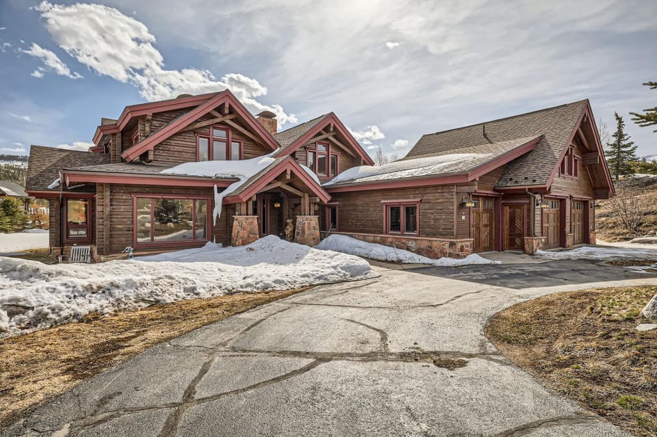 3BDR with Loft for 8 Hot Tub Sauna & Mtn Views House in Breckenridge
