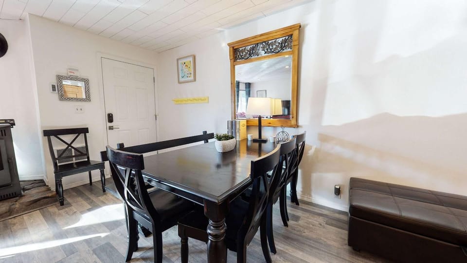 Sierra Manors In the Heart of Mammoth House in Mammoth Lakes