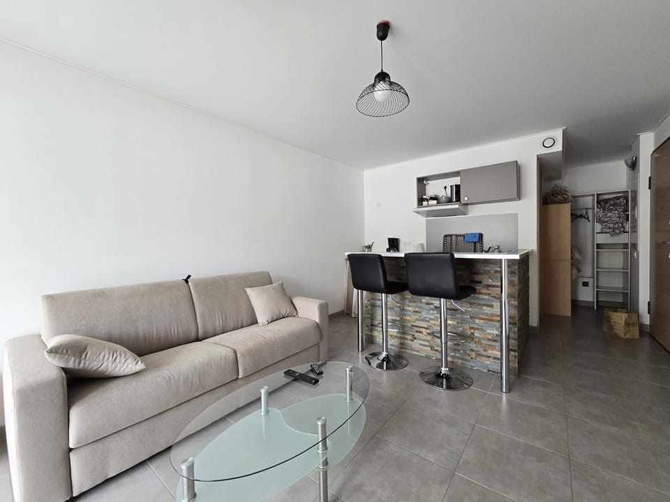 Charmant studio avec extérieur Apartment in Corsica