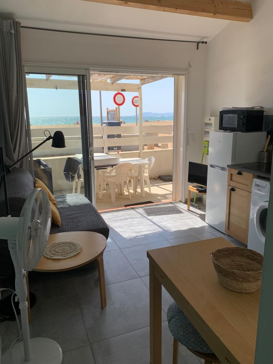 appart dans maison face à la mer 2ch Apartment in Hyères
