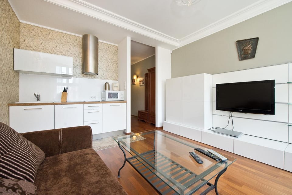 TV and multimedia, Kitchen or kitchenette, Living room