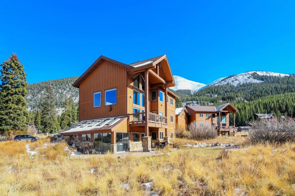 Secluded Escape for 10 Hot Tub Game Room & More House in Blue River