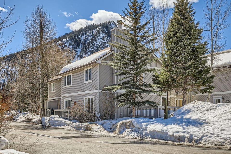 Charming 3 BDR for 8 in the Heart of the Rockies House in Frisco