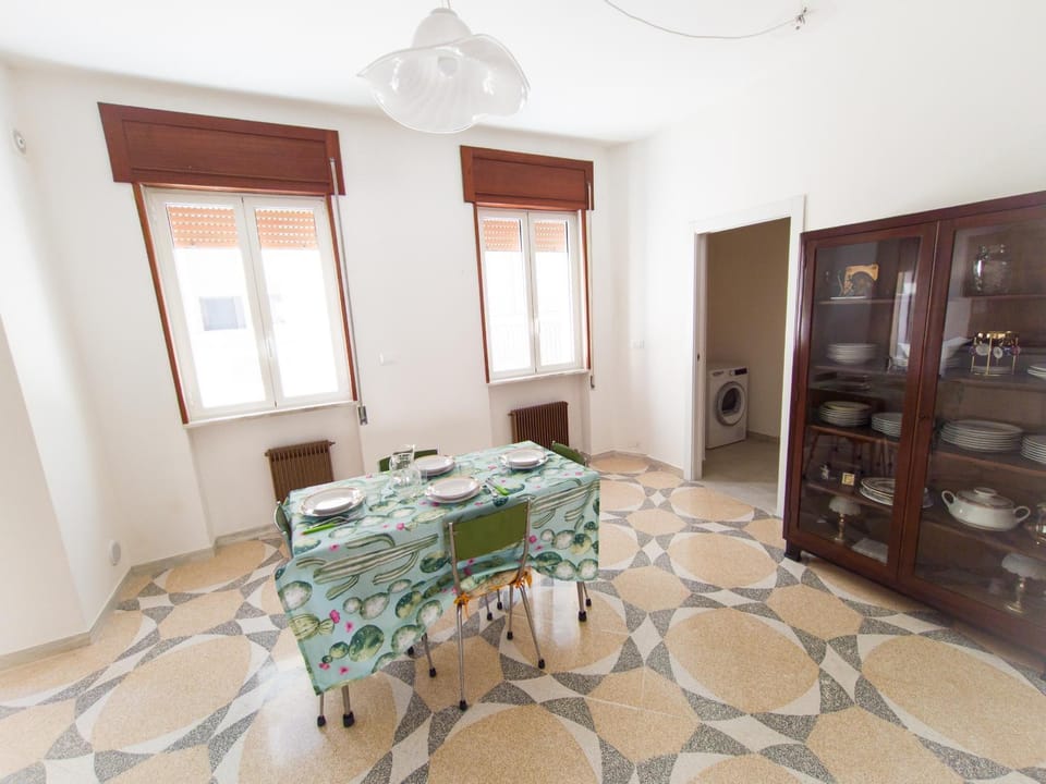 Kitchen or kitchenette, Dining area, kitchen, kitchen