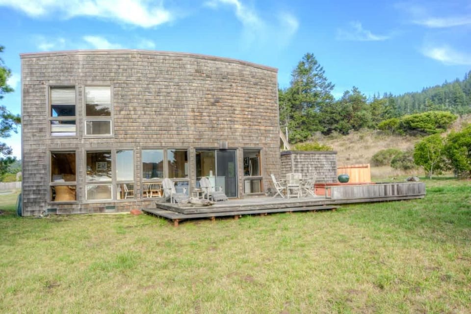 Sibley - Beautiful Ocean Views & Hot Tub House in Sonoma County