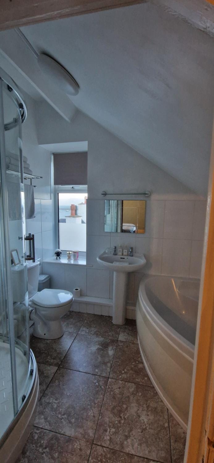 Toilet, Bathroom, Bath