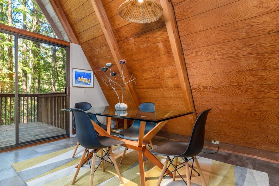 Star Nest - Secluded Forest Property House in Sonoma County
