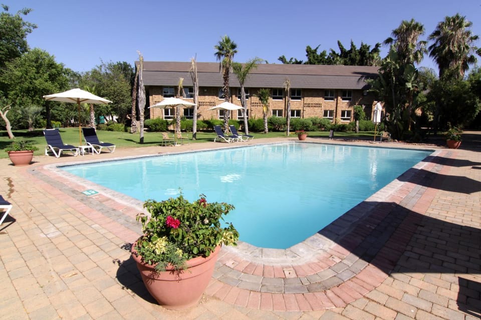 Garden, Swimming pool