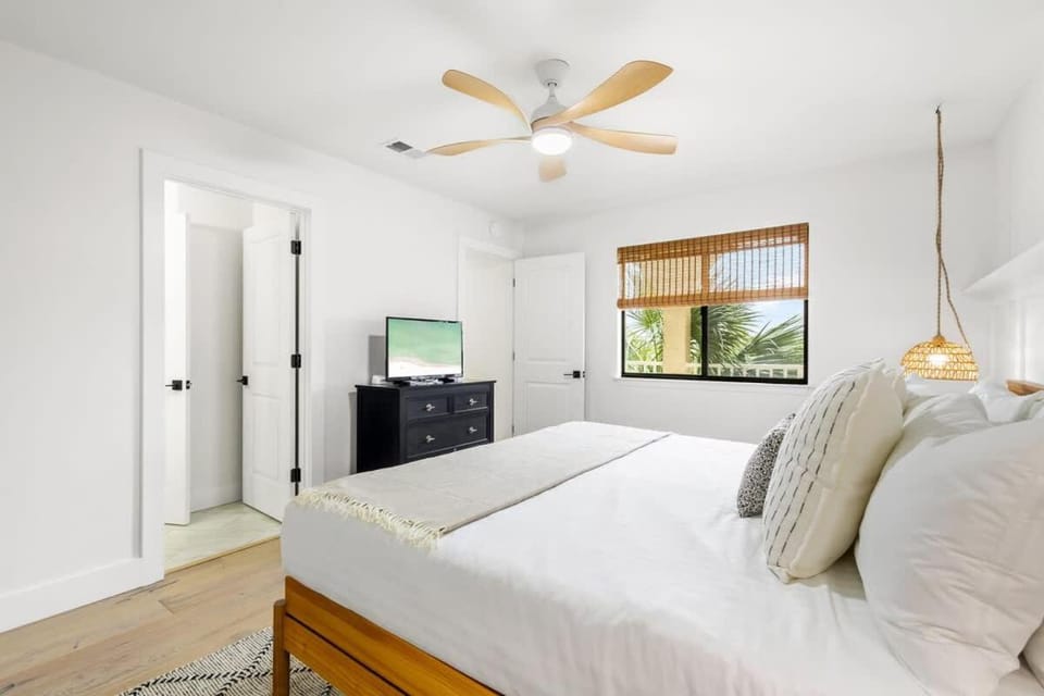 Seabirds By Stay on 30A, Gulf Views-Bikes-Private Beach House in Seacrest