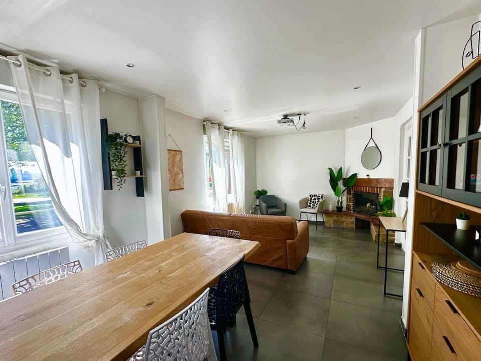 La Coloc' Rouen Docks T5 4 Bathrooms Garden House in Rouen