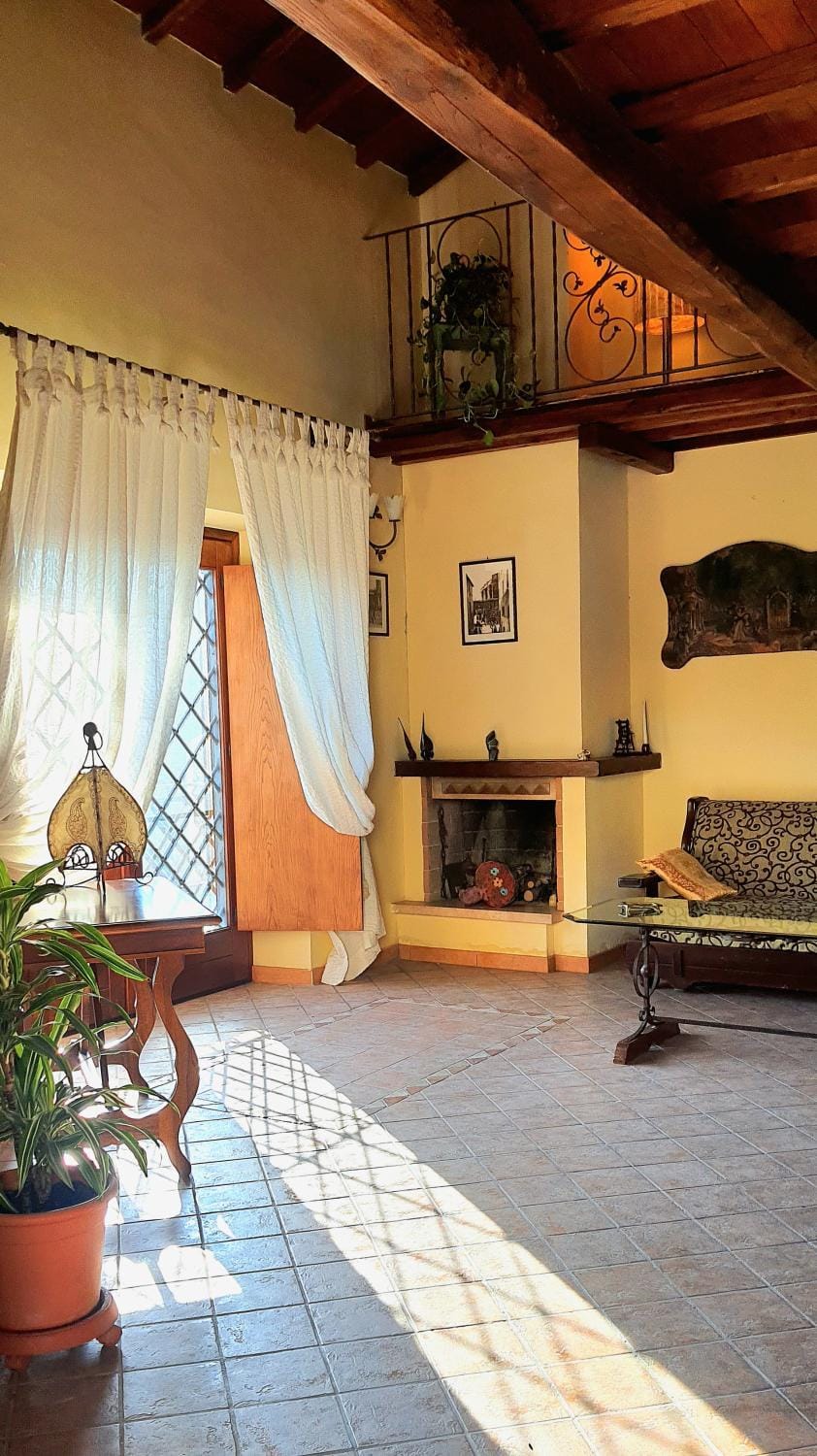Living room, Seating area, fireplace