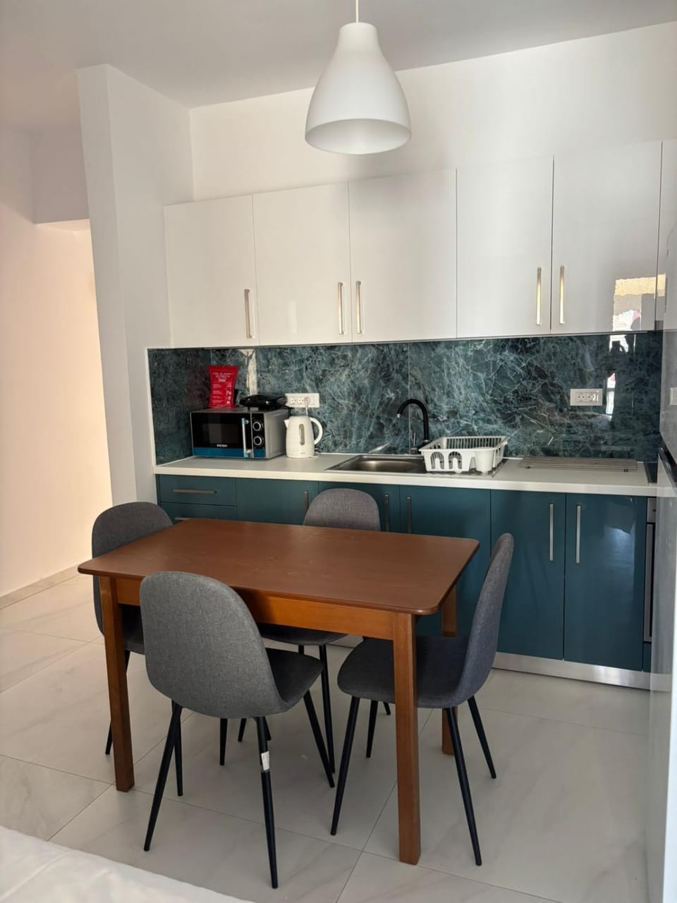 Kitchen or kitchenette, Dining area, stove