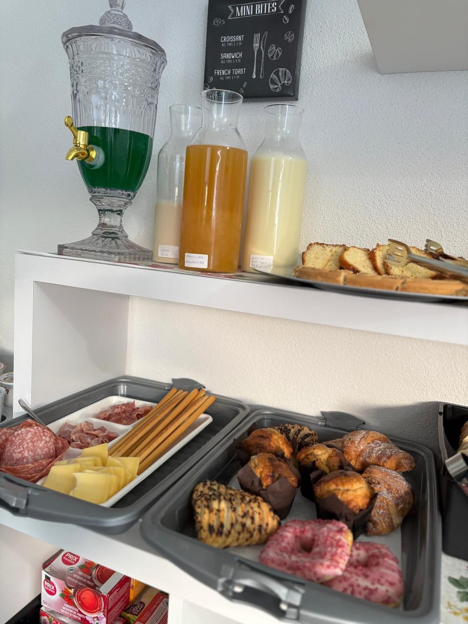 Food, Buffet breakfast, Drinks