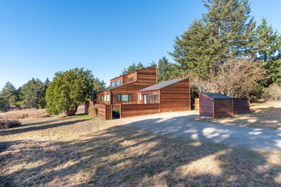 The Sixpence - Beach Access - Hot Tub House in Sonoma County