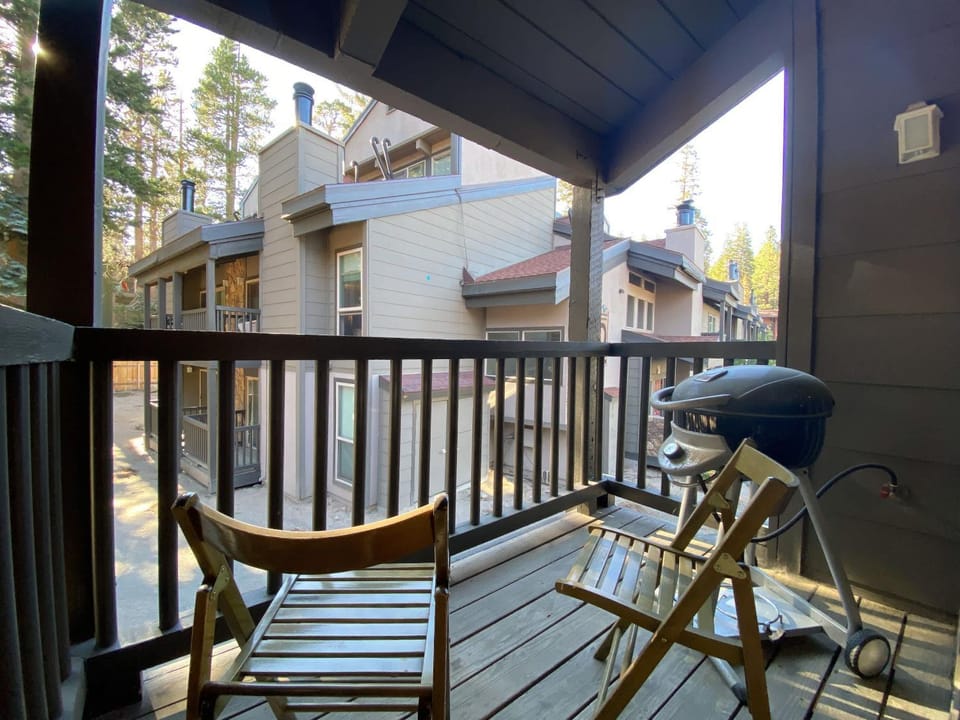 Chamonix Retreat Nearby Outdoor Activities House in Mammoth Lakes