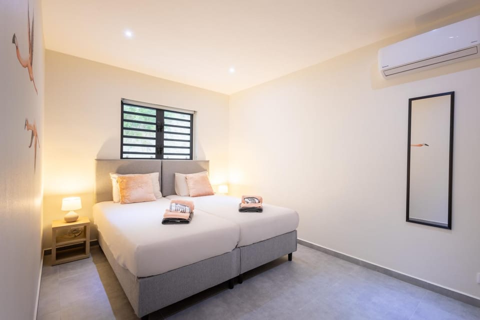Bed, Bedroom, towels, air conditioner