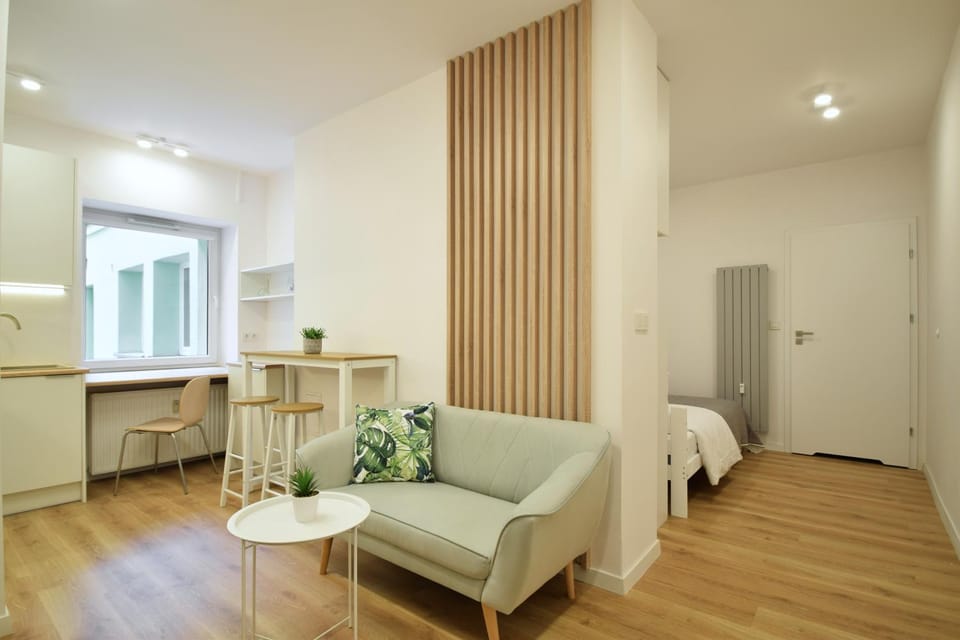 Bed, Living room, Photo of the whole room