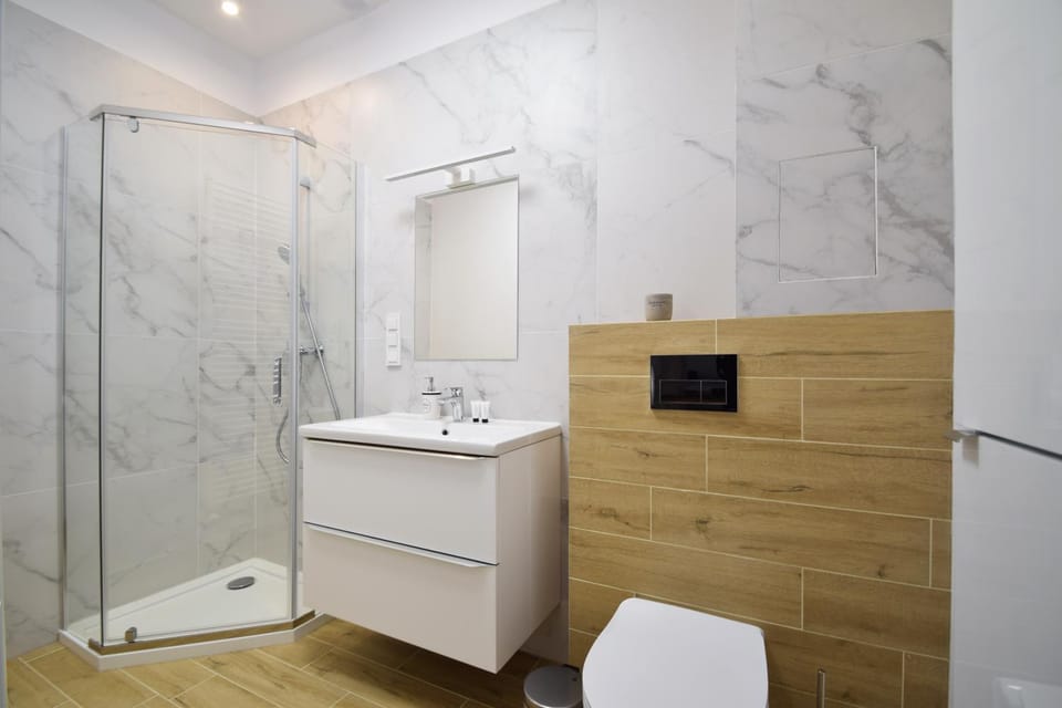 Shower, Bathroom, towels