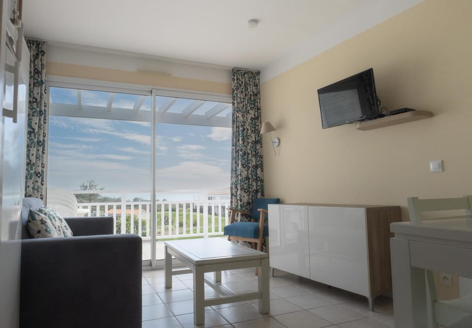 Balcony/Terrace, Living room, Garden view, Pool view, Sea view