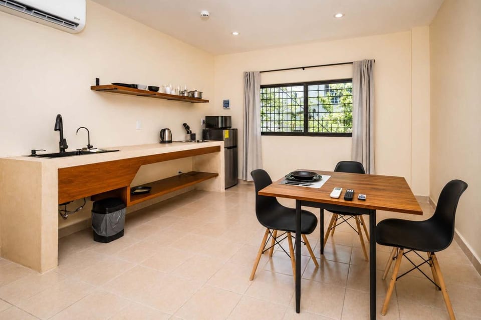 Spacious Loft and Large Bath Casa Jurel Apartment in Cancun