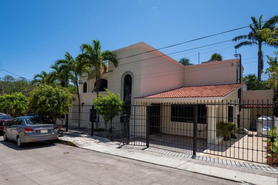 Compact Studio with Balcony Park View Casa Jurel Apartment in Cancun
