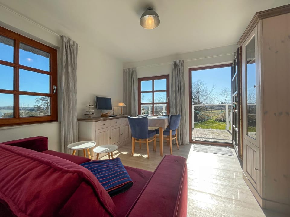 Living room, Photo of the whole room