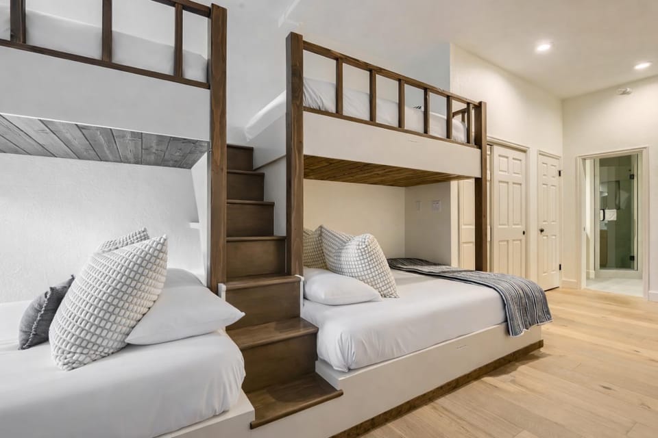 24B Powder Run by SkyRun Park City Apartment in Park City