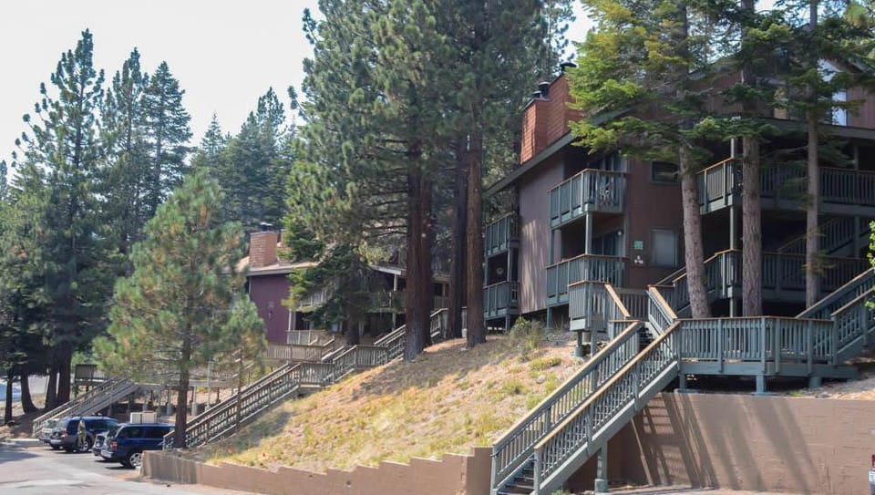 Studio with Amenities Walk to Village House in Mammoth Lakes