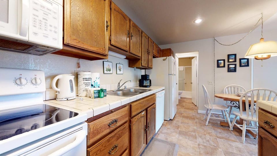 Hidden Valley Homestead Near Hike Bike & More House in Mammoth Lakes