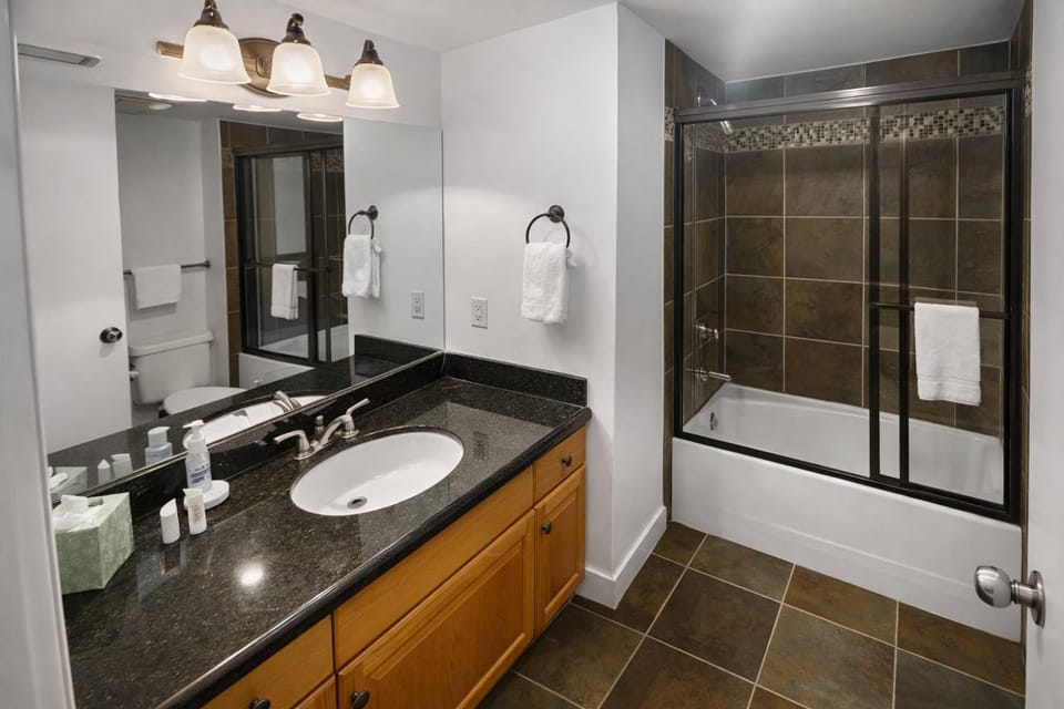 165 Ski-In Ski-Out Studio at Park City Mountain Resort. Pool, Hottub, Gym. by SkyRun Park City Apartment in Park City