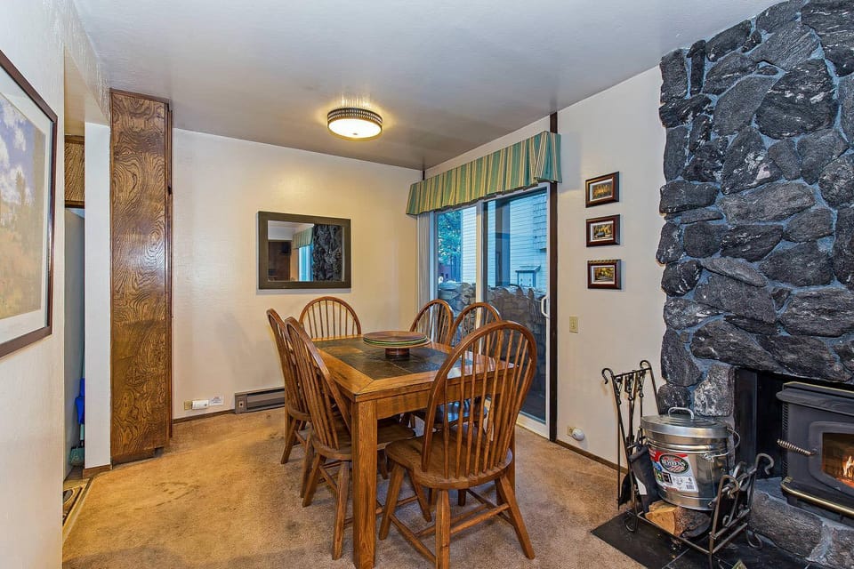 Horizons Year-Round Fun with Rec Room House in Mammoth Lakes