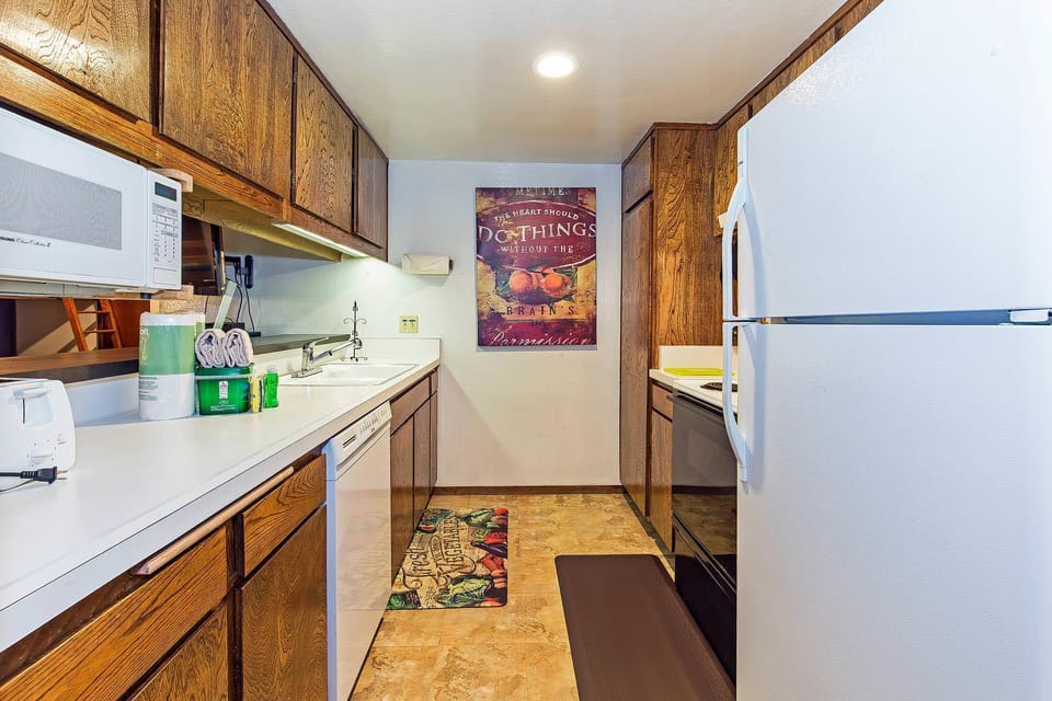 Horizons Year-Round Fun with Rec Room House in Mammoth Lakes