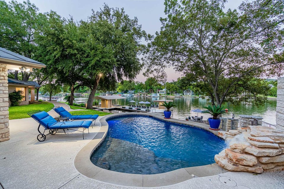 Island Paradise A waterfront oasis with pool House in Kingsland