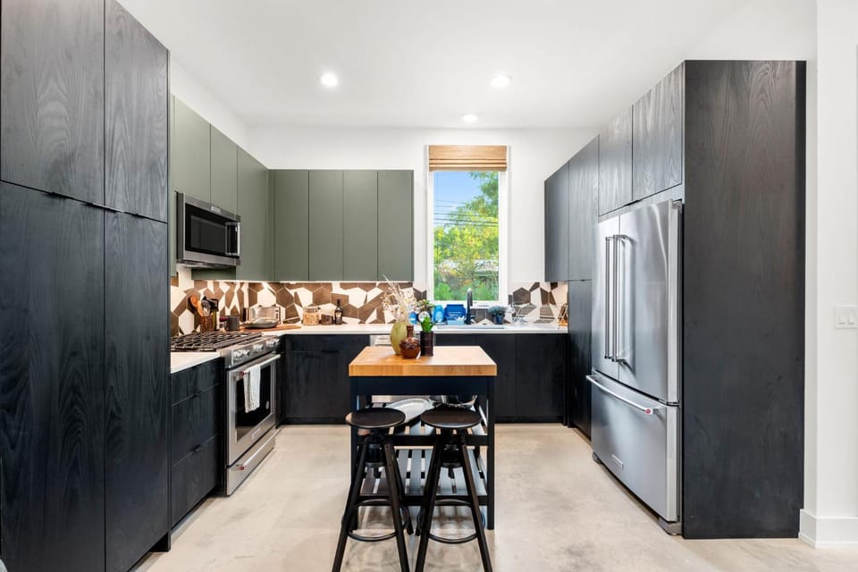 Stylish 2 bedroom Retreat in South Austin House in South Congress