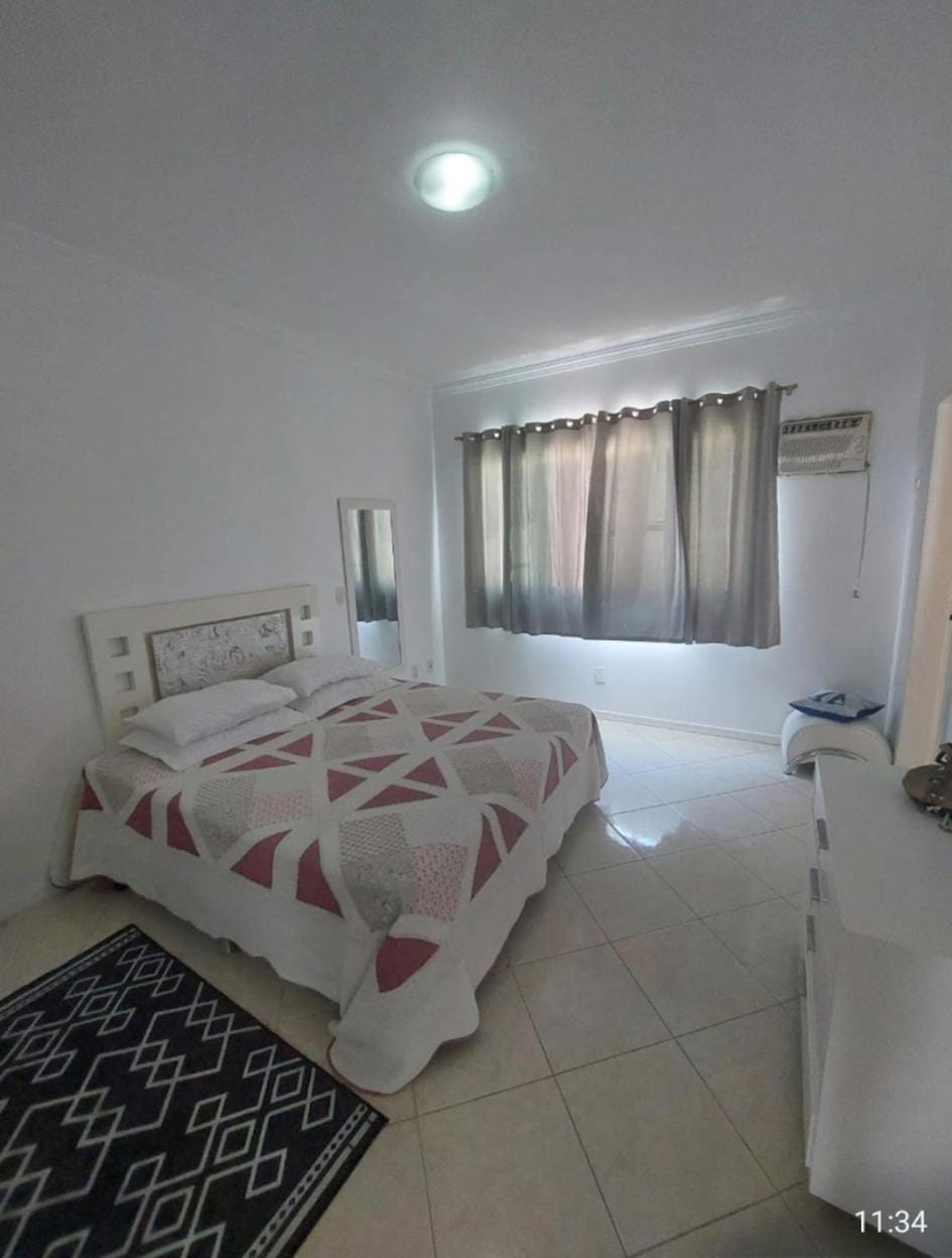 Meia praia - Apartamento grande a 250 metros da praia Apartment in Porto Belo