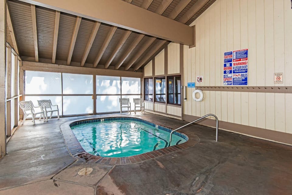 Horizons Condo with Communal Clubhouse House in Mammoth Lakes