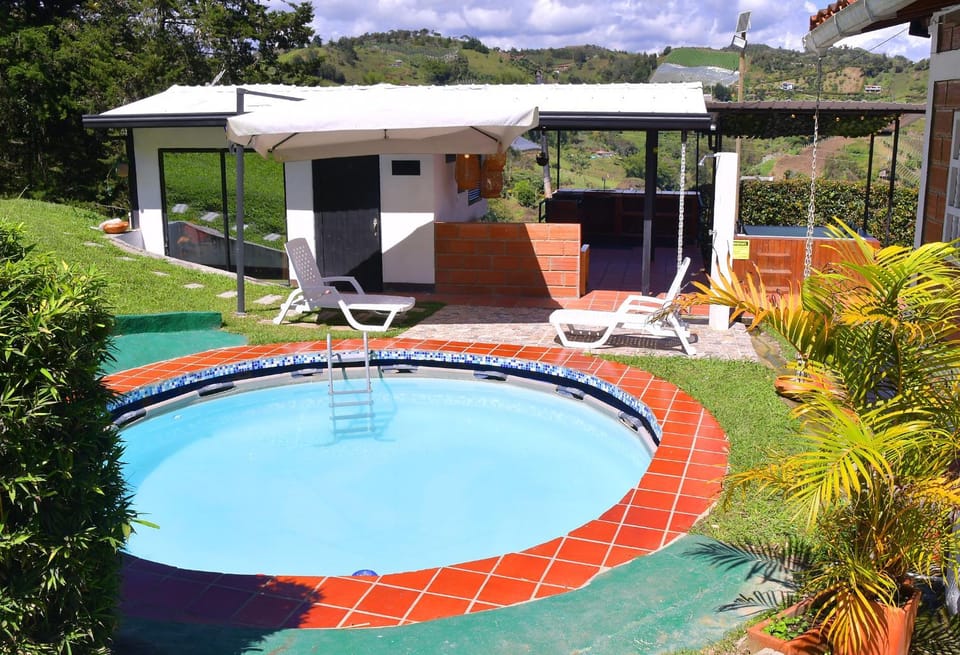 Hermosa Finca Con Piscina y Jacuzzi House in Antioquia