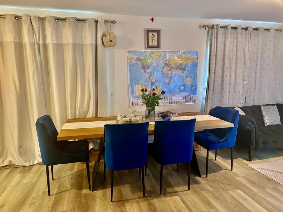 Communal lounge/ TV room, Dining area